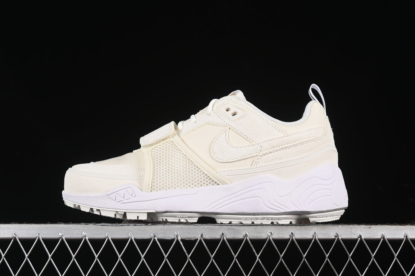 Nike Zoom Field Jaxx SP Travis Scott Sail