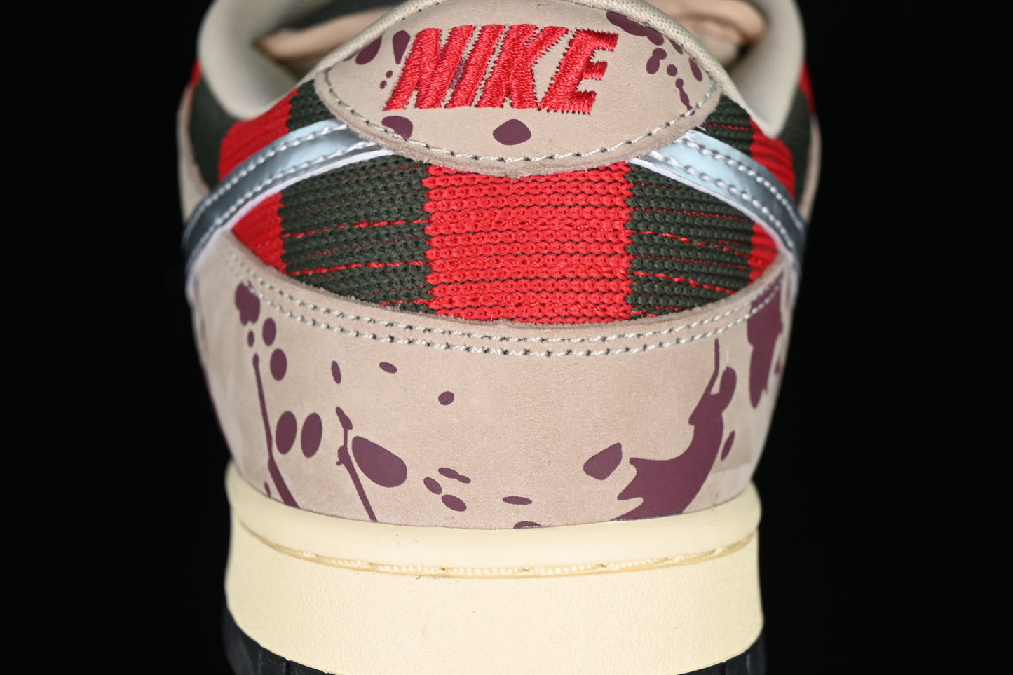 Nike SB Dunk Low Freddy Krueger