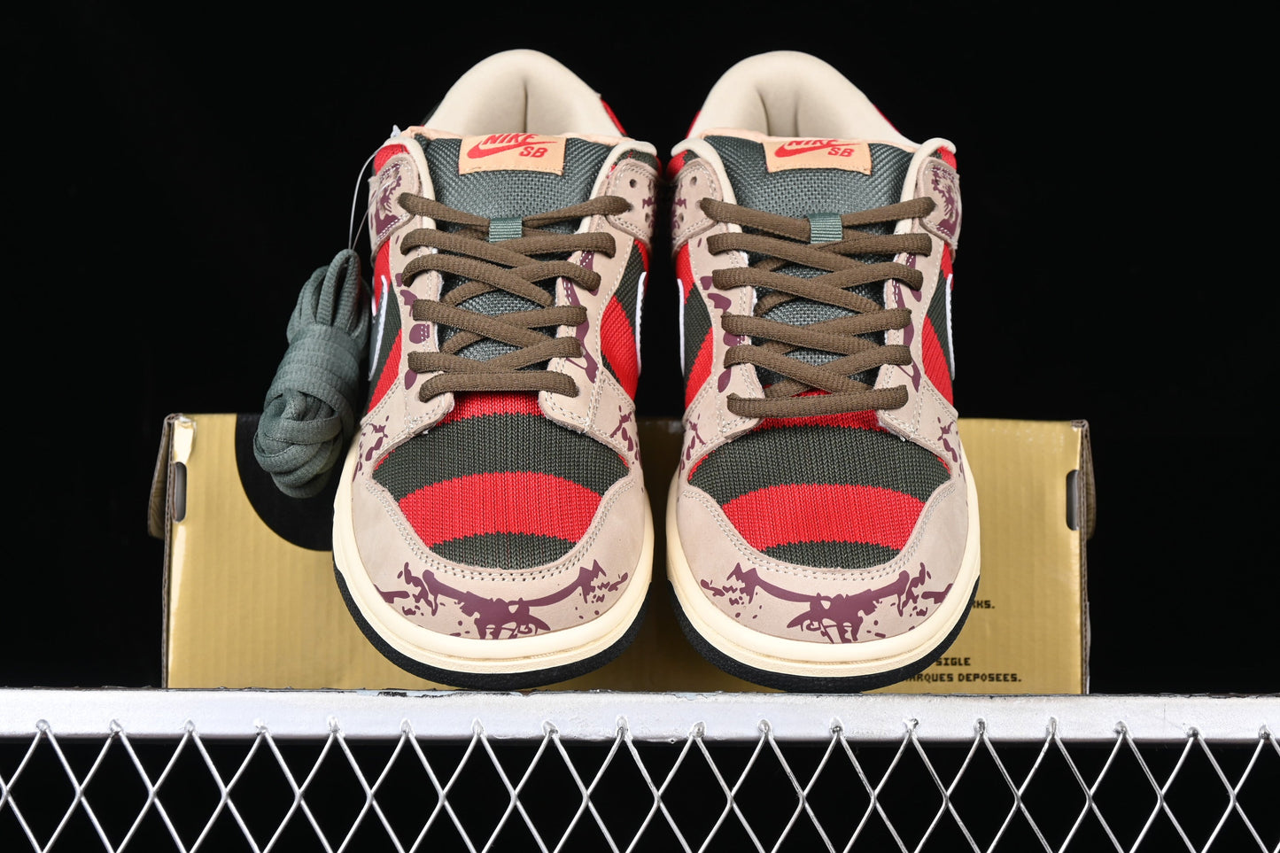 Nike SB Dunk Low Freddy Krueger
