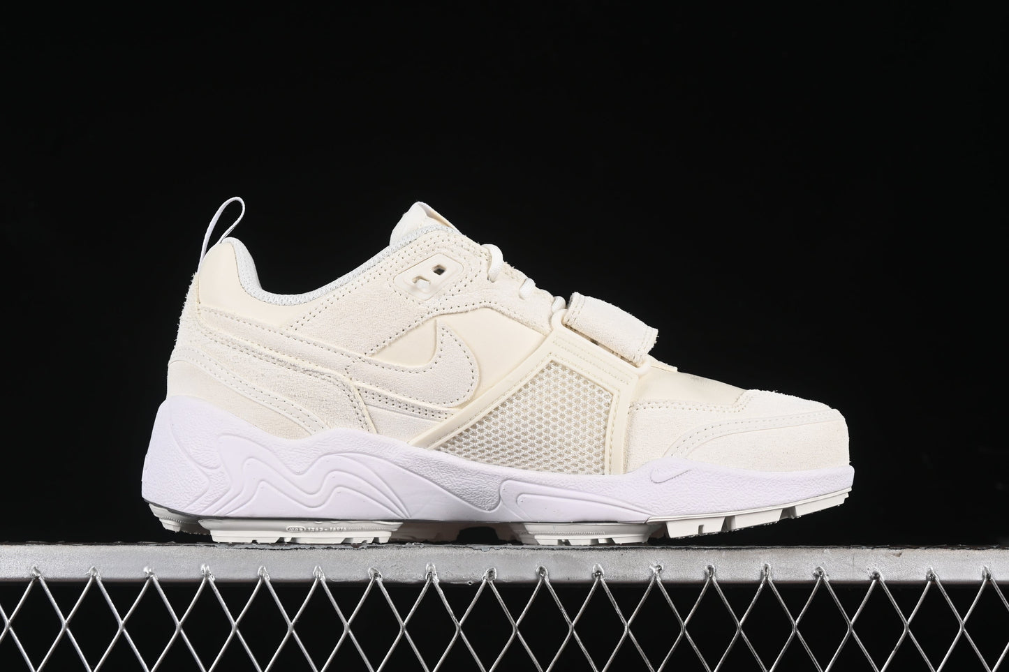 Nike Zoom Field Jaxx SP Travis Scott Sail